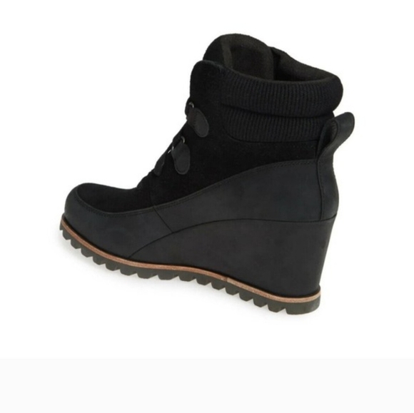 🦋NIB UGG Wedge Boots - Picture 7 of 16
